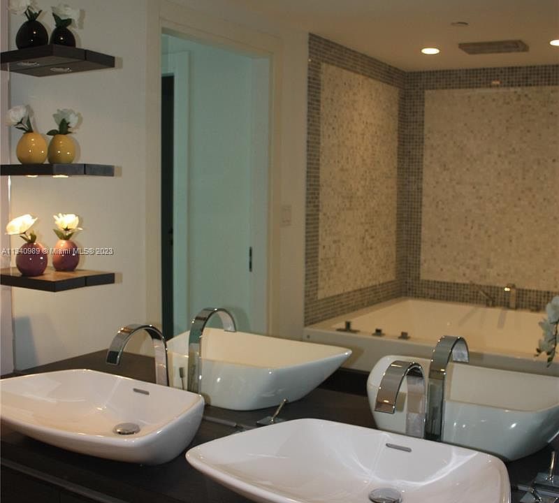 1st image of 200 Biscayne Blvd Way APT 4213