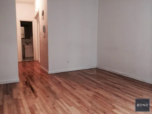 Rented by Bond New York | media 17