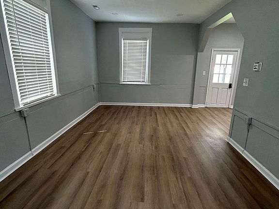 4th image of 98 Lee Ave
