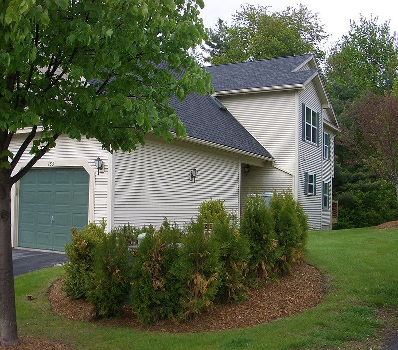 Attatched Garage, Side Entry