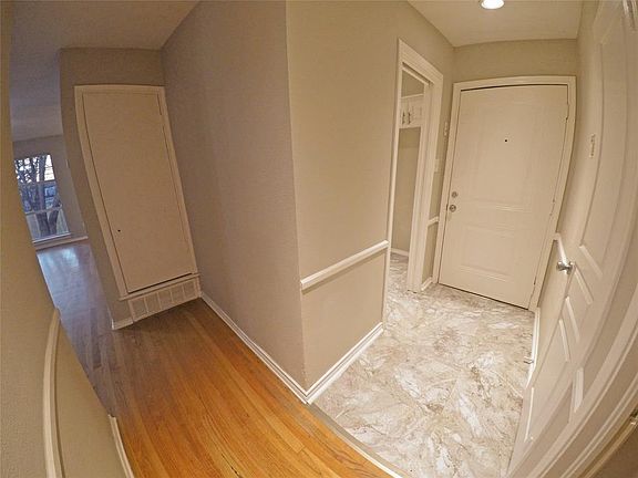 3rd image of 10121 Brockbank Dr