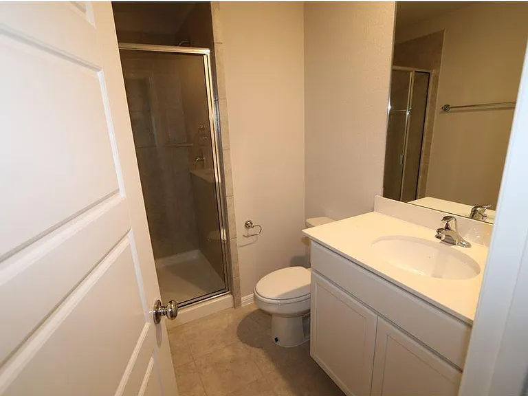3221 Peacock Ln — Photo 10