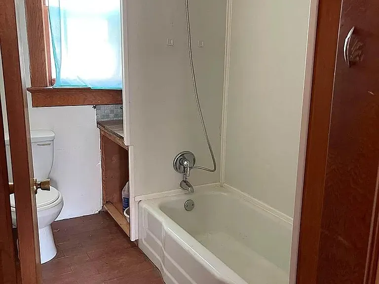 126 SW Buchanan St — Photo 10