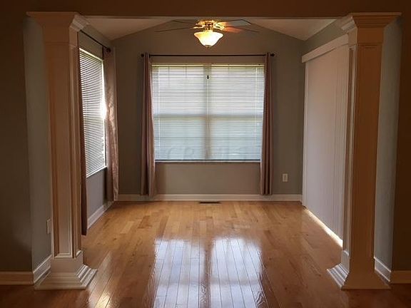 4th image of 902 Shaula Dr