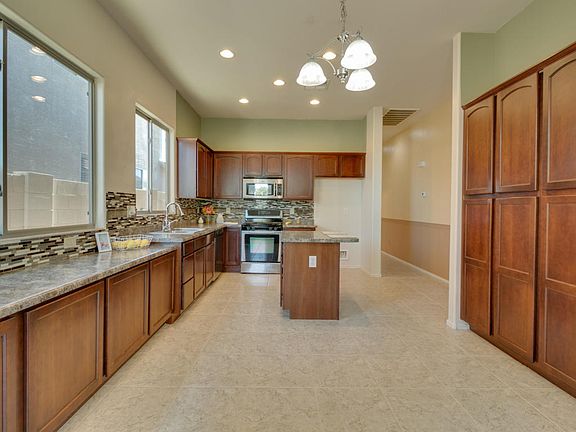 4th image of 37894 W Olivo St