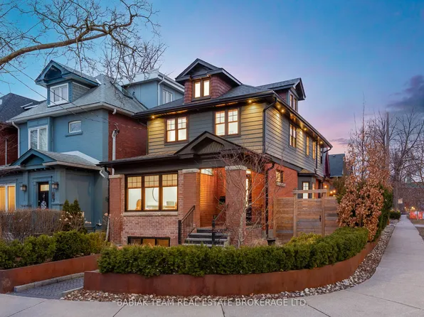 264 Pacific Ave, Toronto, ON M6P 2P5