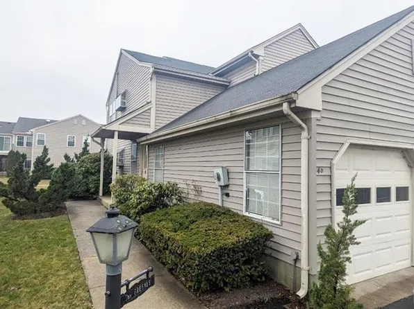 4 George Washington Dr #D, Monroe Township, NJ 08831