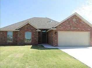 2213 Crooked Oak Dr, Shawnee, OK 74804