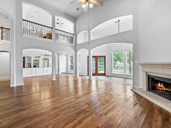 1111 Cahill Way, Shady Shores, TX 76208