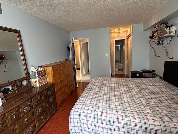 5th image of 633 Bay St Unit 1111