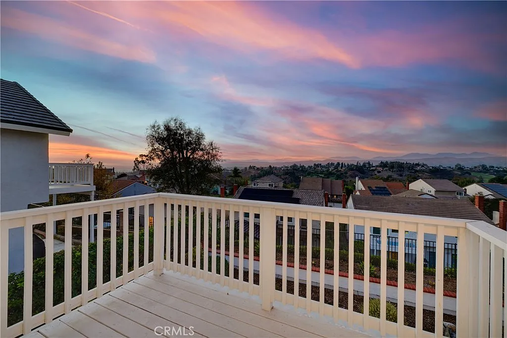 4 bed, 2436 sqft, $5,700 — Photo 4