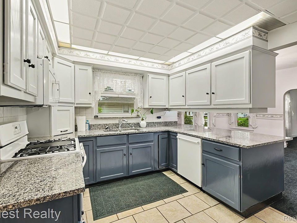 499 Allen Ave, photo 10