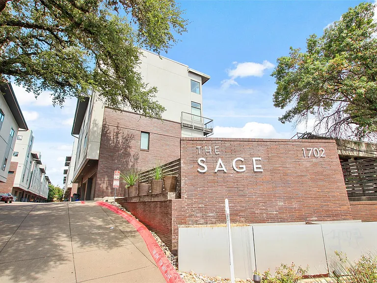 1702 S Lamar Blvd #3 — Photo 30
