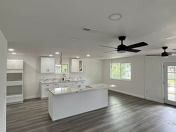 3rd image of 5800 Hamner Ave Space 389