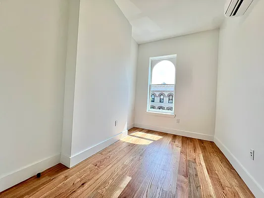 Rented by ERNY LLC | media 8