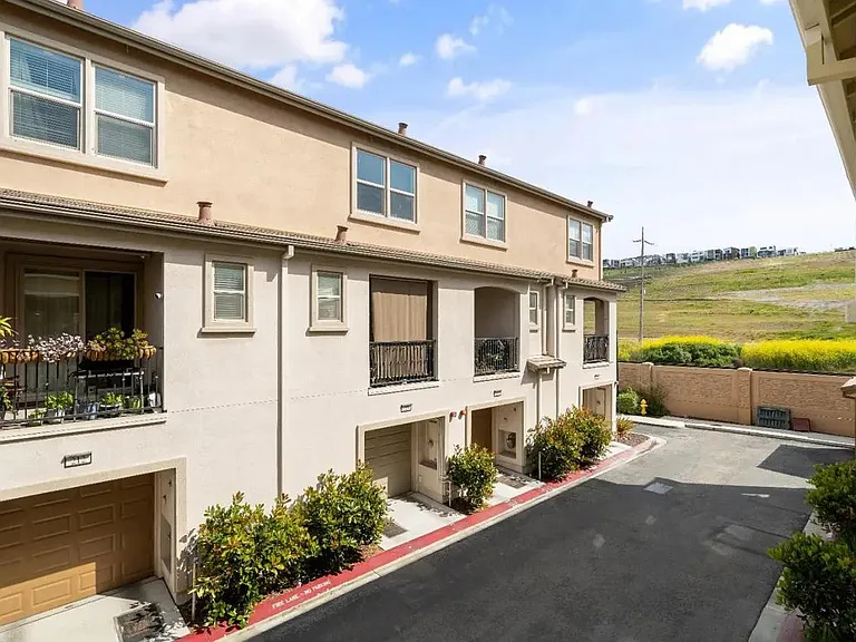 218 Rosarno Ct — Photo 18