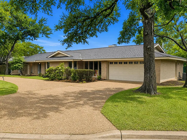 6808 Mesa Dr — Photo 14