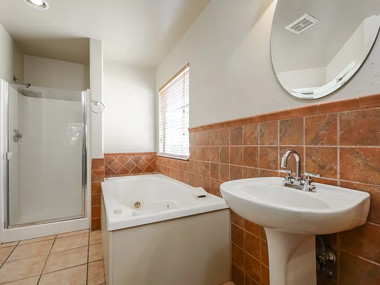 8506 N Sayante Way — Photo 10