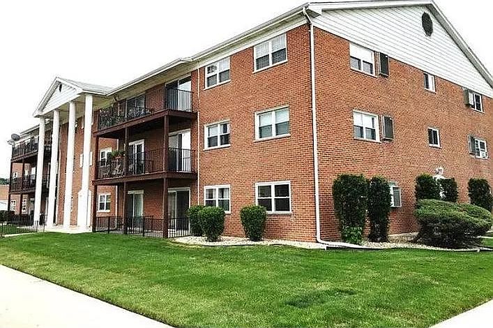 1st image of 6101 W 94th St APT B6