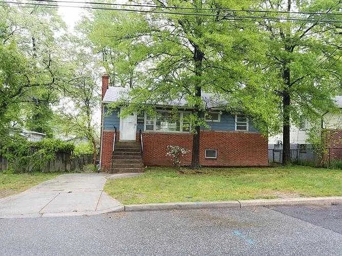 9613 51st Ave photo 1