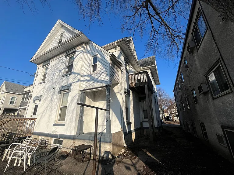 2652 Bryant Ave S — Photo 10