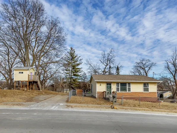 620 E Bell Ave, Des Moines, IA 50315