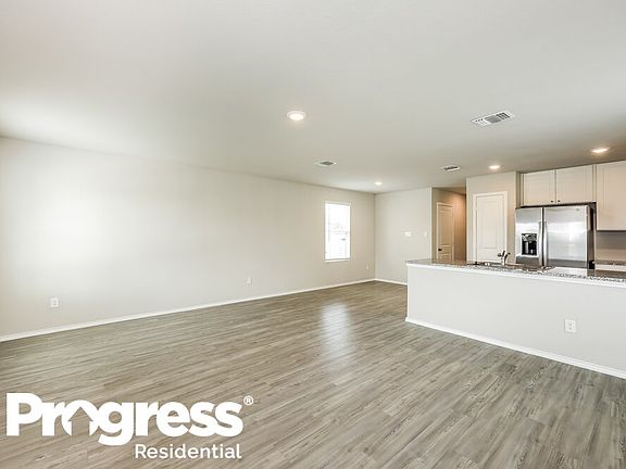 3rd image of 5426 Verdugos Palace