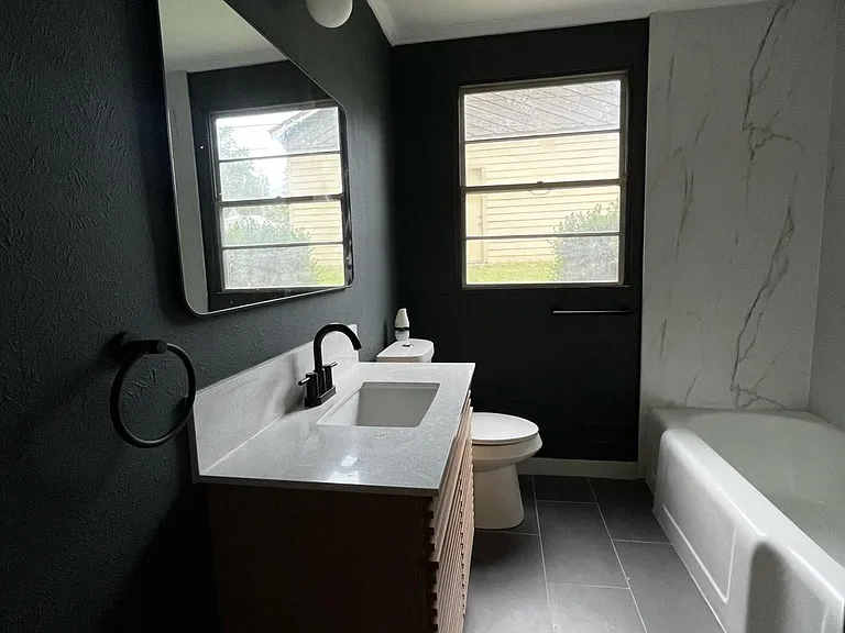 724 E Barbara St — Photo 12