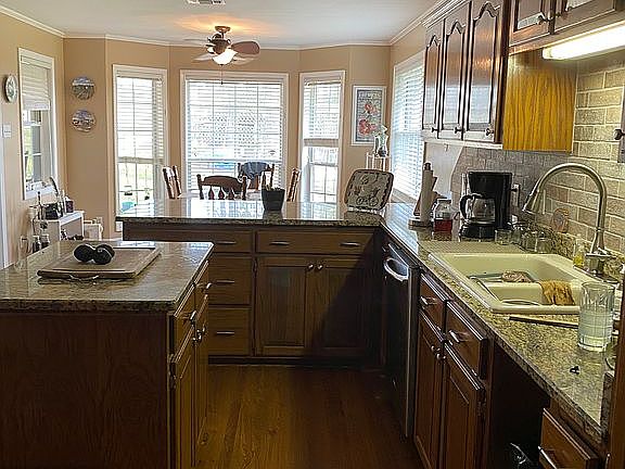 5th image of 123 Southern Oaks Dr