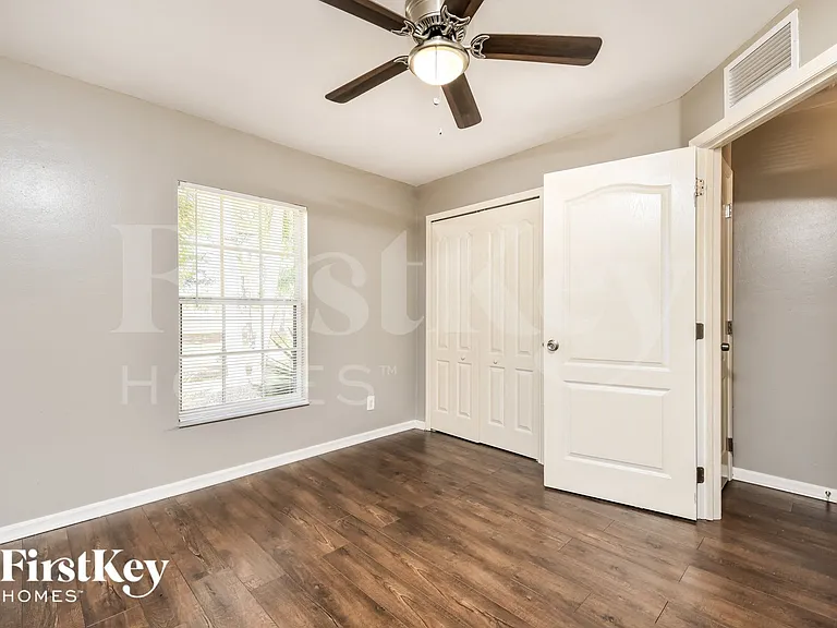 1035 NW 16th Pl — Photo 12