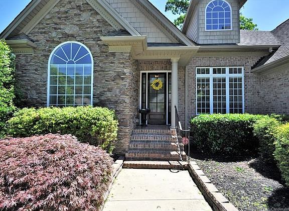 2nd image of 6526 Robin Hollow Dr
