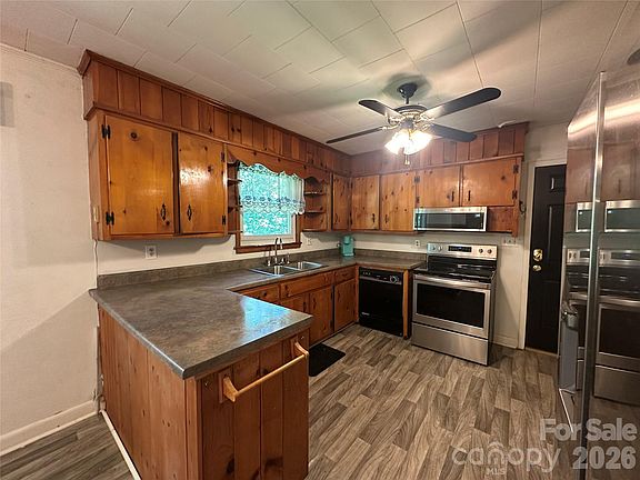 2nd image of 2939 Link Dr
