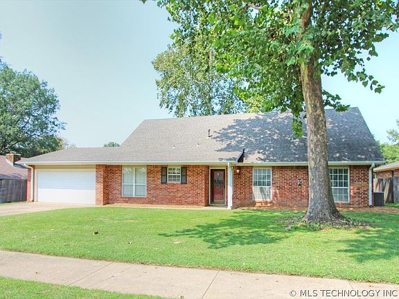 3rd image of 2408 Chapel Hill Ct