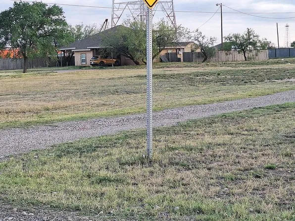 1910 Camp St, Midland, TX 79701