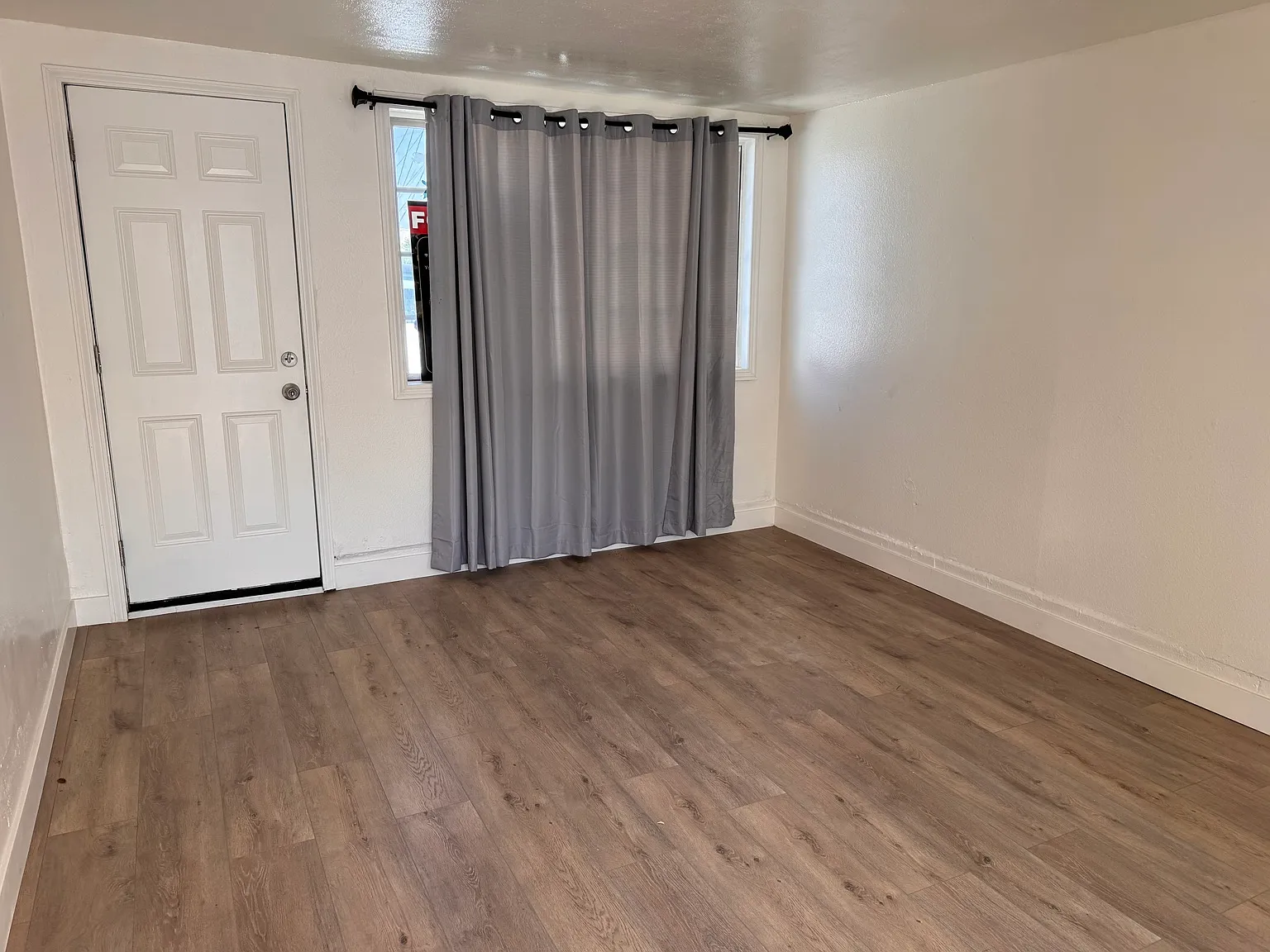 3 bed, 1000 sqft, $3,000 — Photo 4