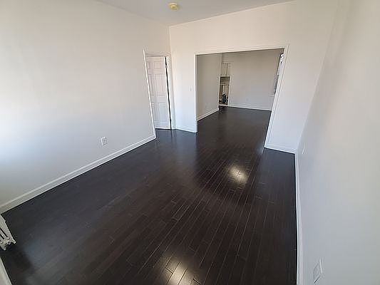 5th image of 10418 Metropolitan Ave #2F