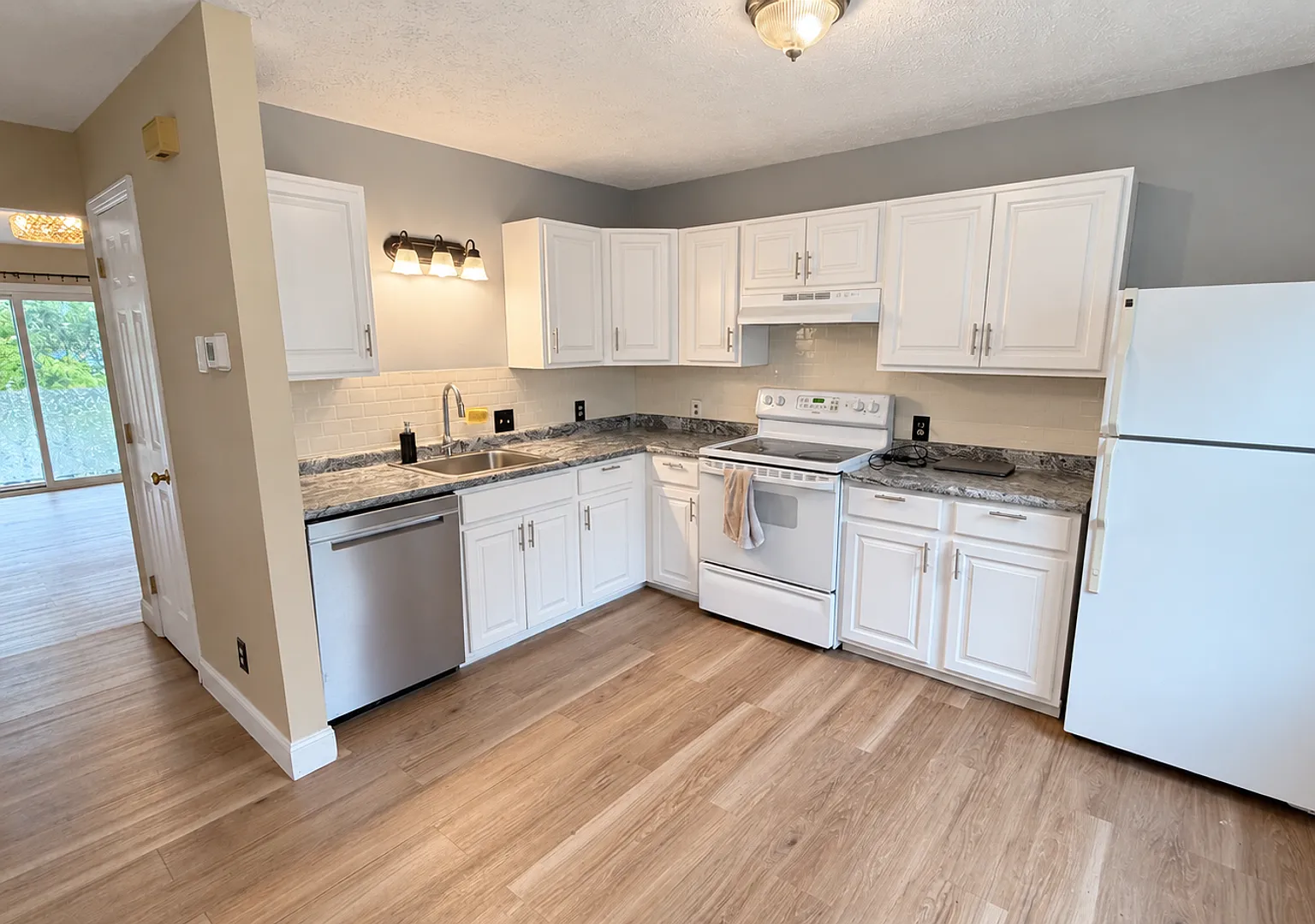 42 Broadview Ave — Photo 1