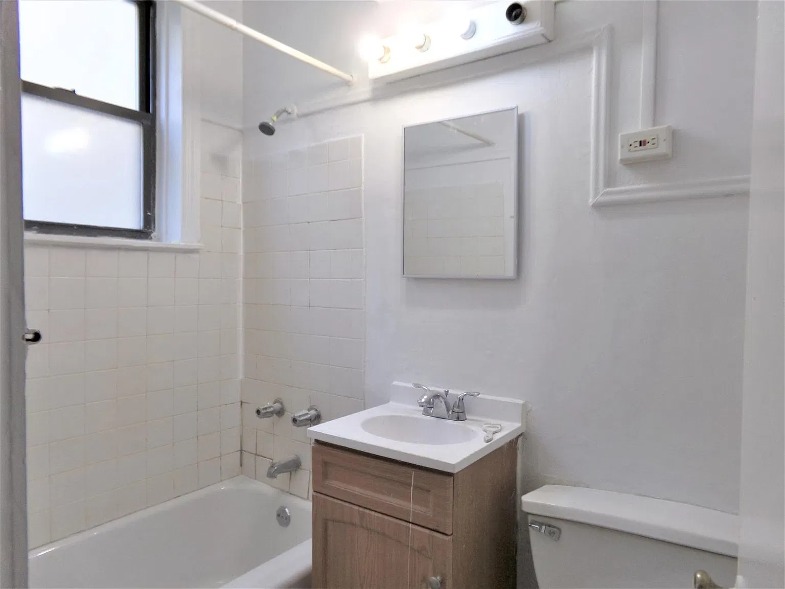 6538 North Lakewood Avenue #G — Photo 2