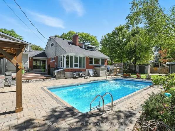 433 Manorhill Ave, Peterborough, ON K9J 6H7