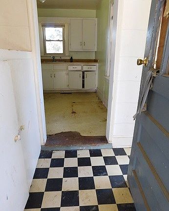 3rd image of 91 Vance St