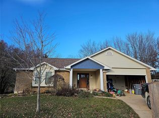 2800 Sparrow Dr, O'Fallon, MO 63368