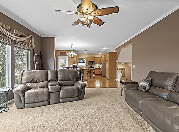 4th image of 2407 NW Cove Dr