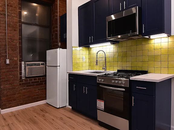 2nd image of 123 Ludlow St #1T