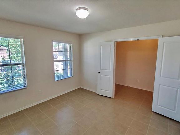 3rd image of 21609 Gallus Dr