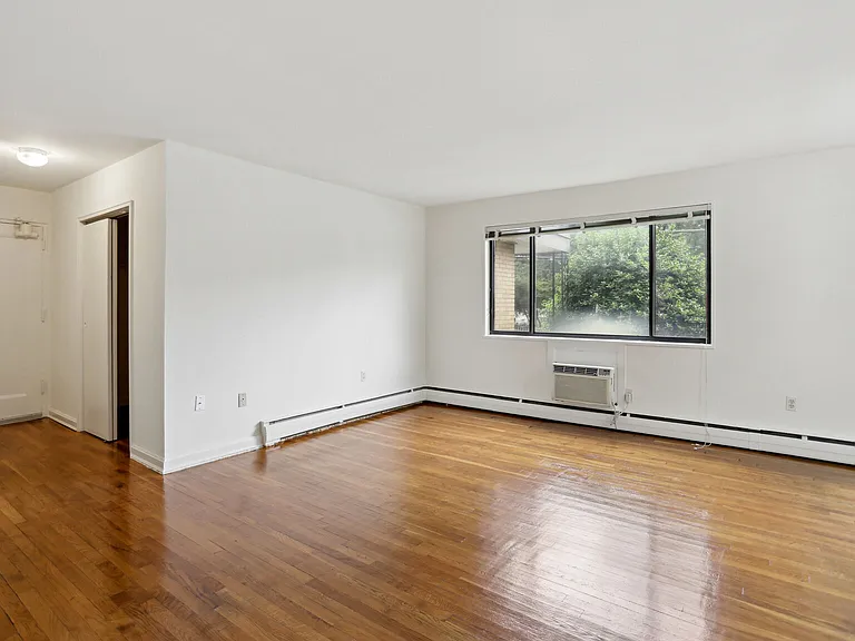 8212 Flower Ave — Photo 5