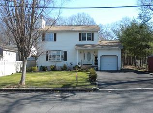 409 Oak St, Garwood, NJ 07027