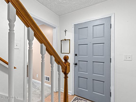 3rd image of 2815 Goose Creek Rd