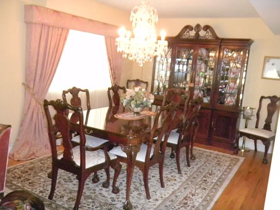 DINING ROOM 11X12