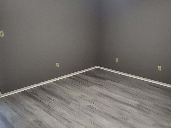 2nd image of 920 Chippewah Dr #C4