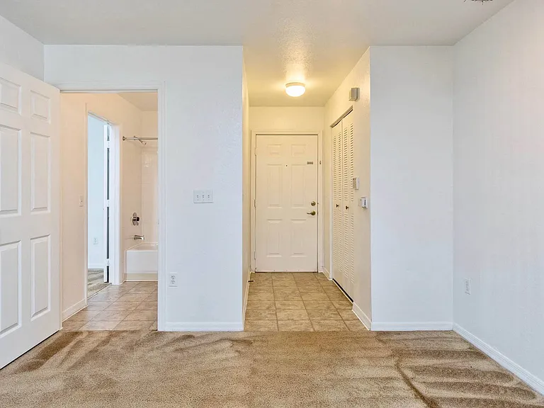 River Trace Apartments and Homes — Photo 23